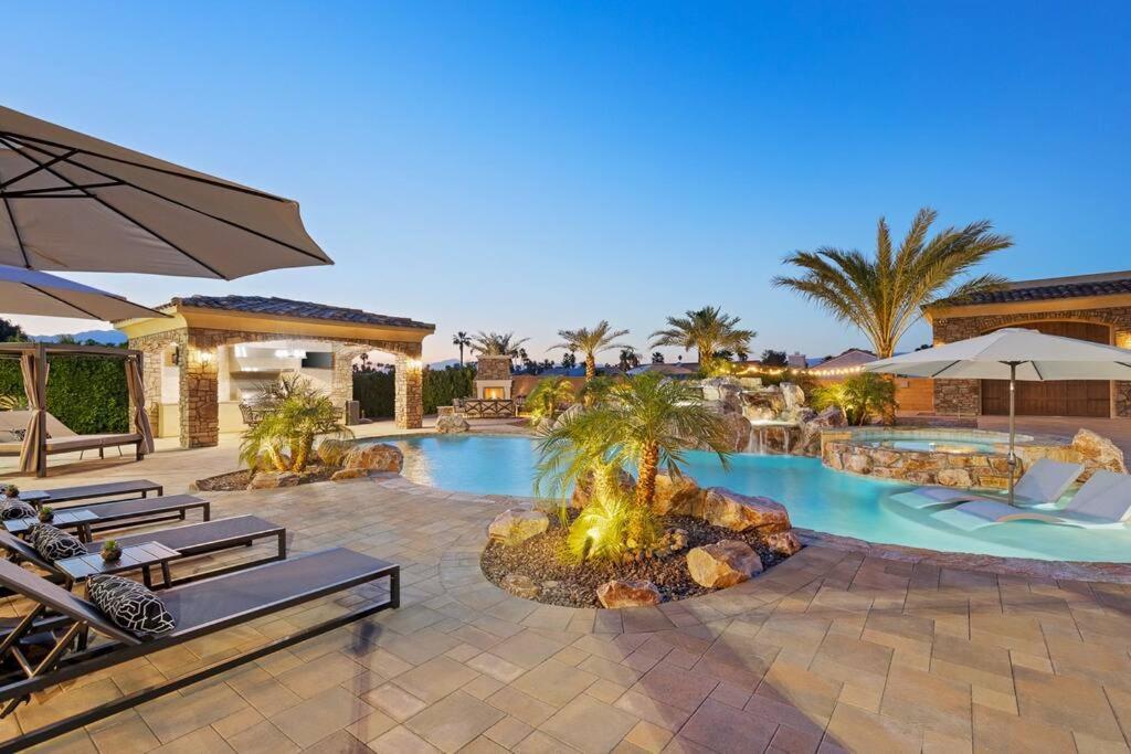 Villa Bella - Private Estate In The Heart Of Palm Desert, Outdoor Amenities, Gym, Game Room 외부 사진